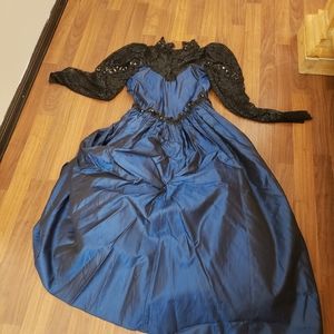 FANCY Lace midnight blue and Black gown three quarter length adjustments .
